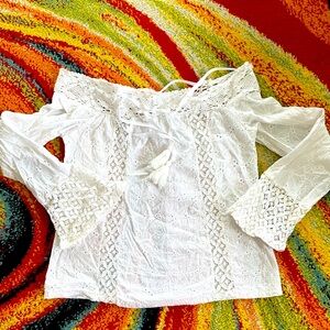 🤍🕊️White BoHo Lace Trim BellSleeve Top🕊️
